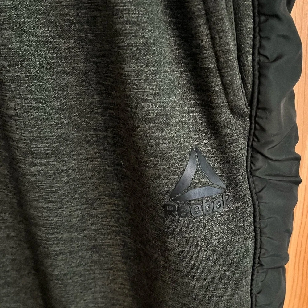 Reebok Gray Black Drawstring Comfort Size 2XL Joggers w Racing Stripes 3 Pockets